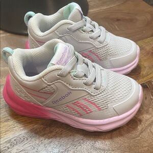 Reebok toddler size 5 Gray & pink Lightweight Sneakers